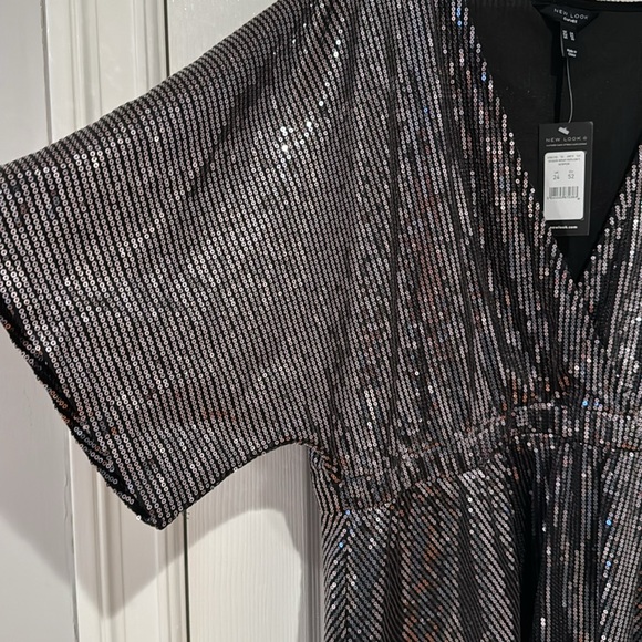 New Look Curves sequin wrap peplum top size 20 - Picture 2 of 8